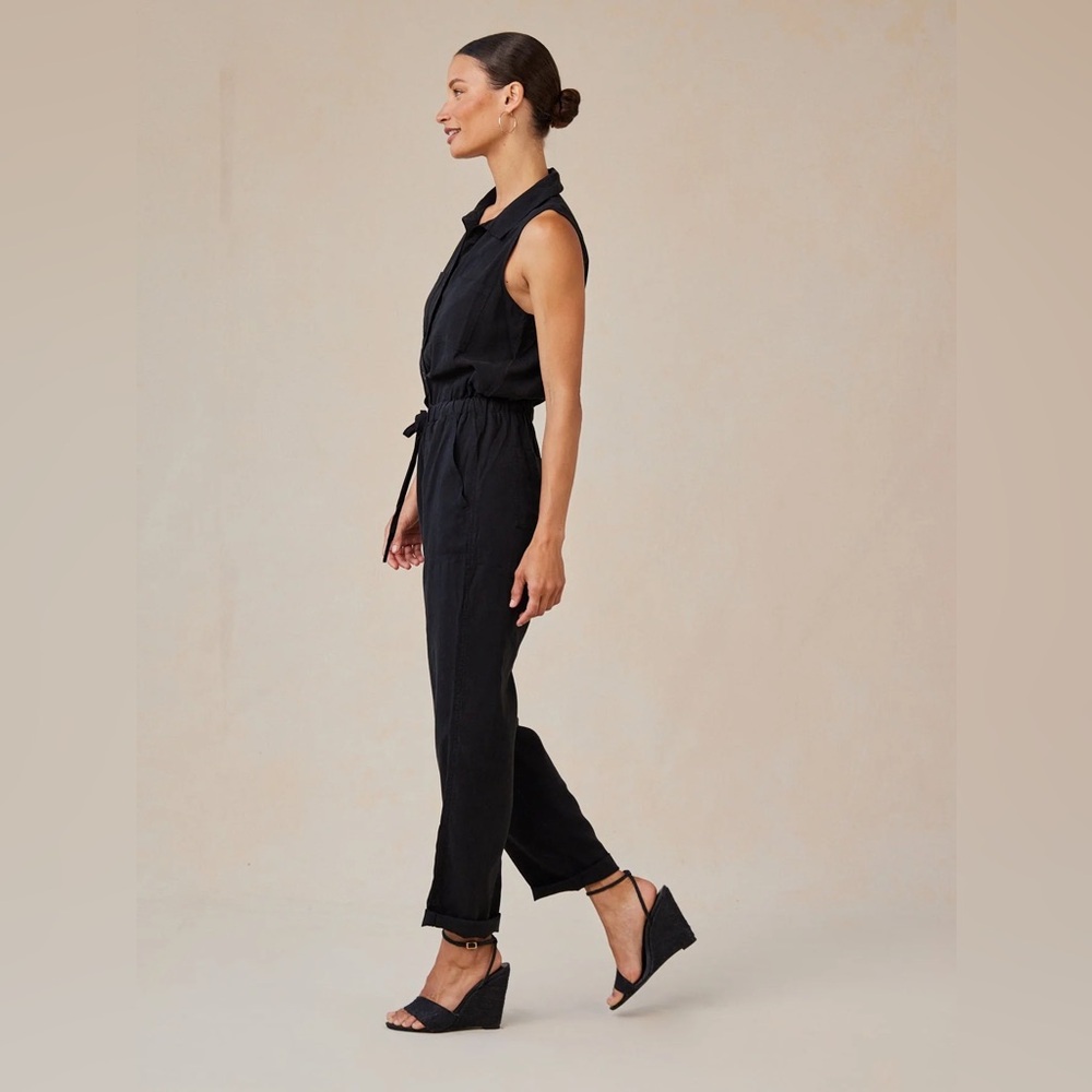 Bella Dahl Size M Jumpsuit Sleeveless Belted black washed